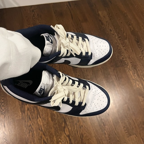 Women Vintage Nike Dunks - Picture 3 of 4